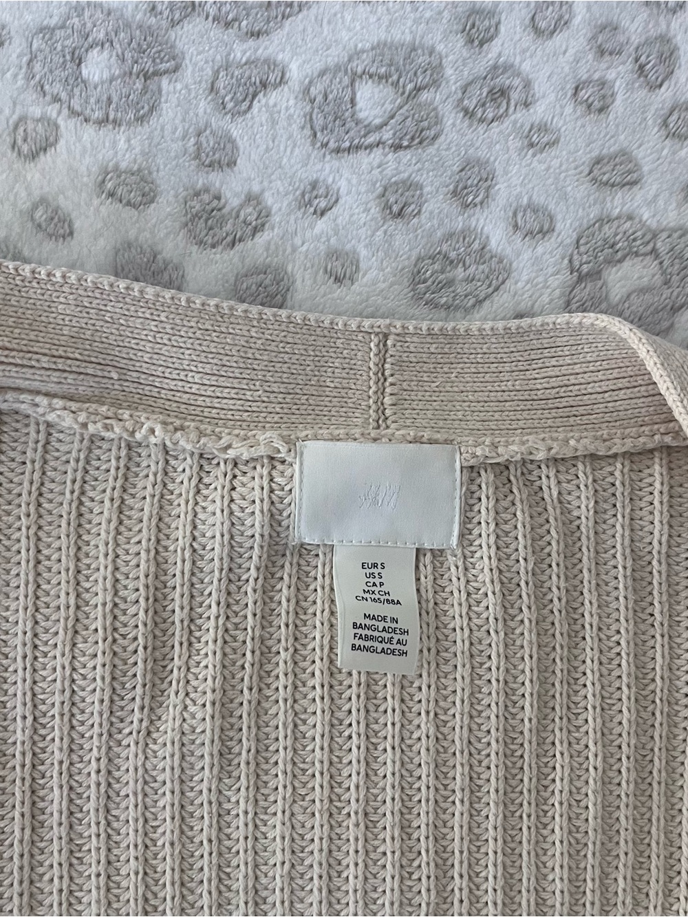 H&M Beige Button-Up Ribbed Women's Cardigan - Picture 2 of 3